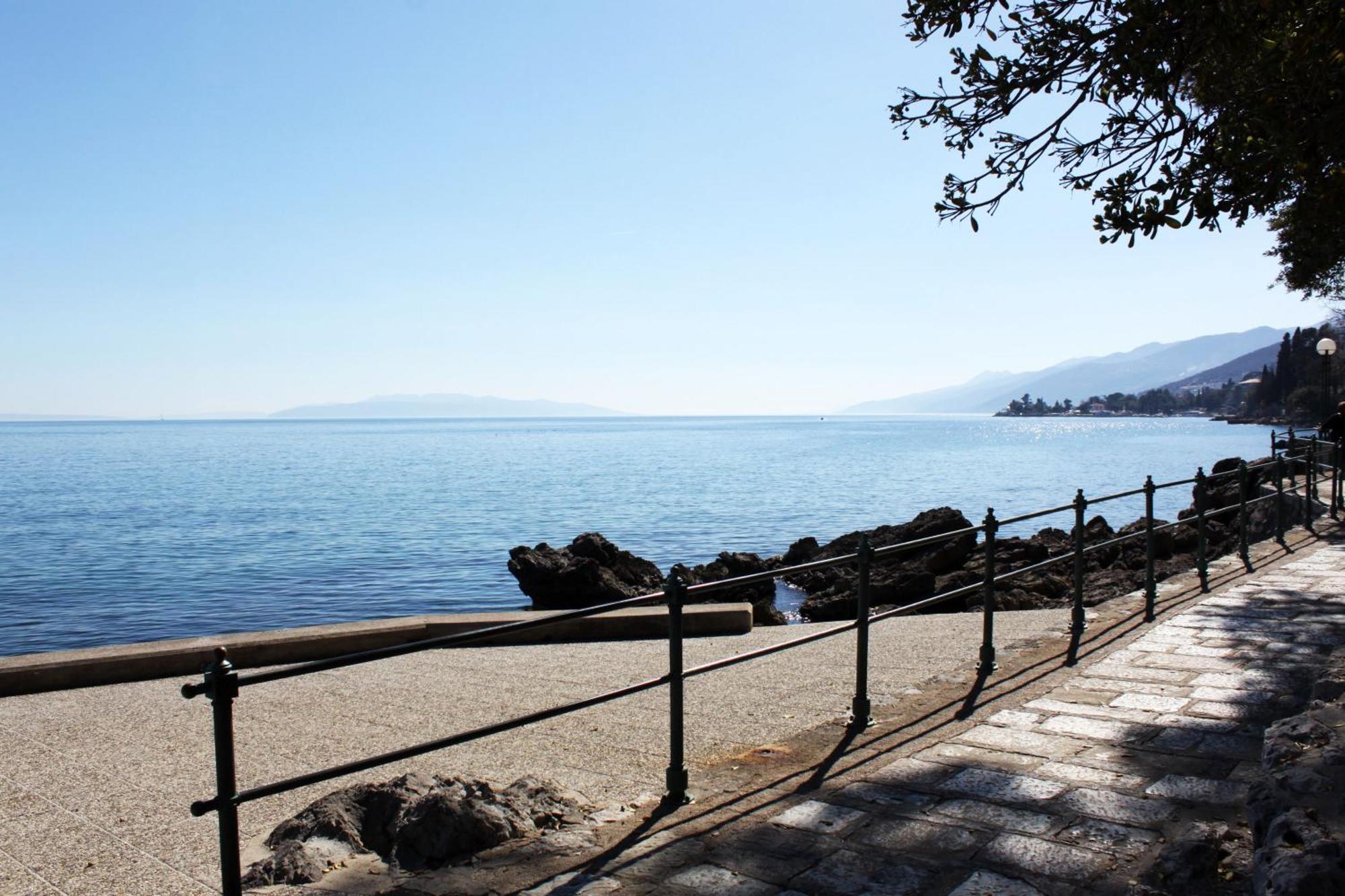Lovely Studio Apartment By The Sea In Volosko โอปาติยา ภายนอก รูปภาพ
